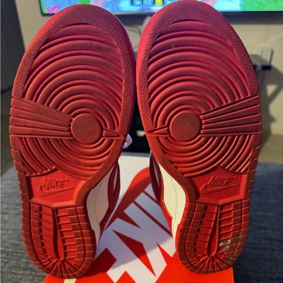 Nike Dunk Low SP
Size 9.5 - Picture 6 of 8